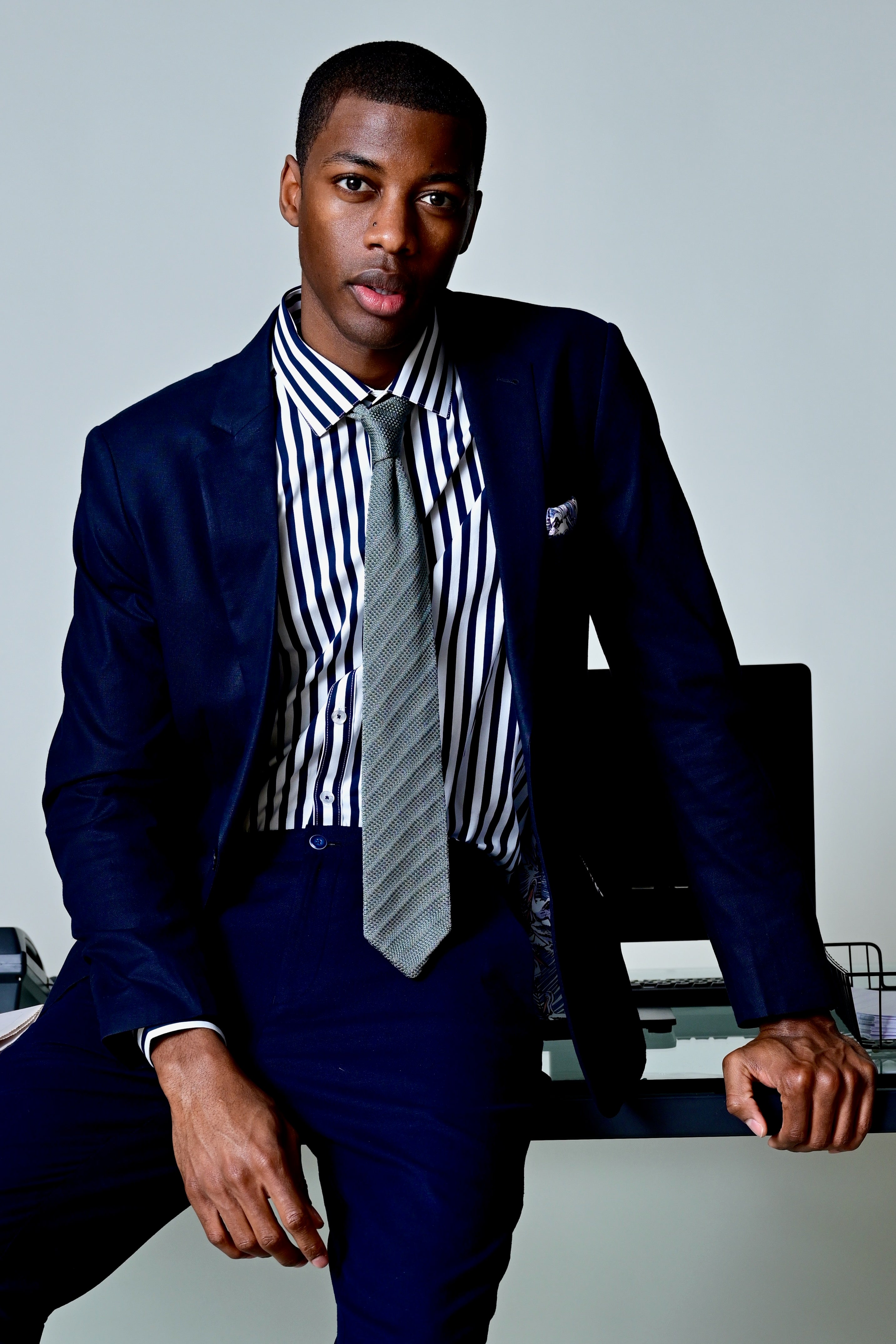 Samuel Spread Collar Shirt - Navy & White Wide Stripe