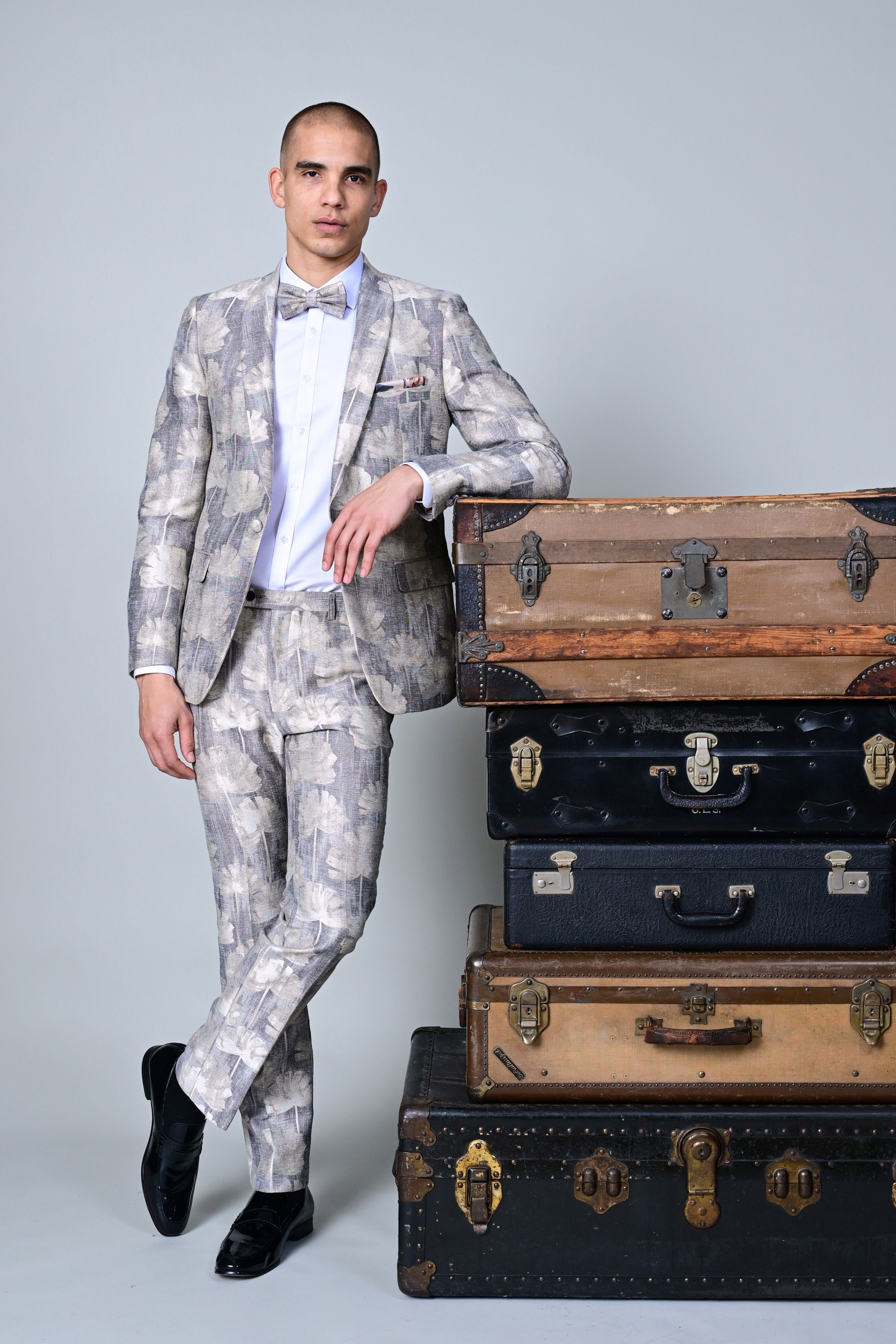 Regent Shawl Tux Jacket - slim - Beige Haze Floral